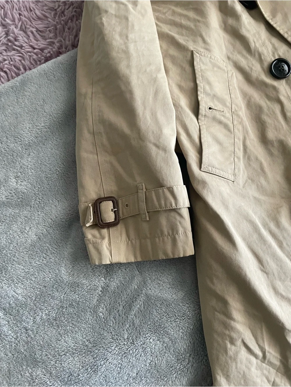 Burberry Beige Trench Coat - Picture 3 of 10
